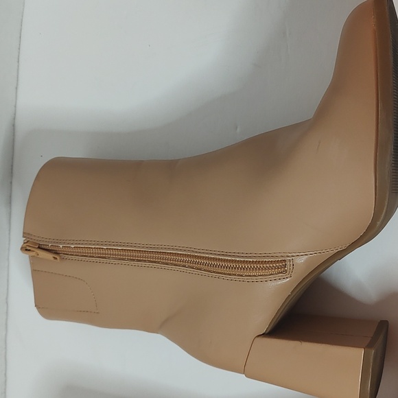 Cream Faux Leather Ankle Boots With Side Zipper from A New Day 3" Heel sz 6.5 - Picture 4 of 7